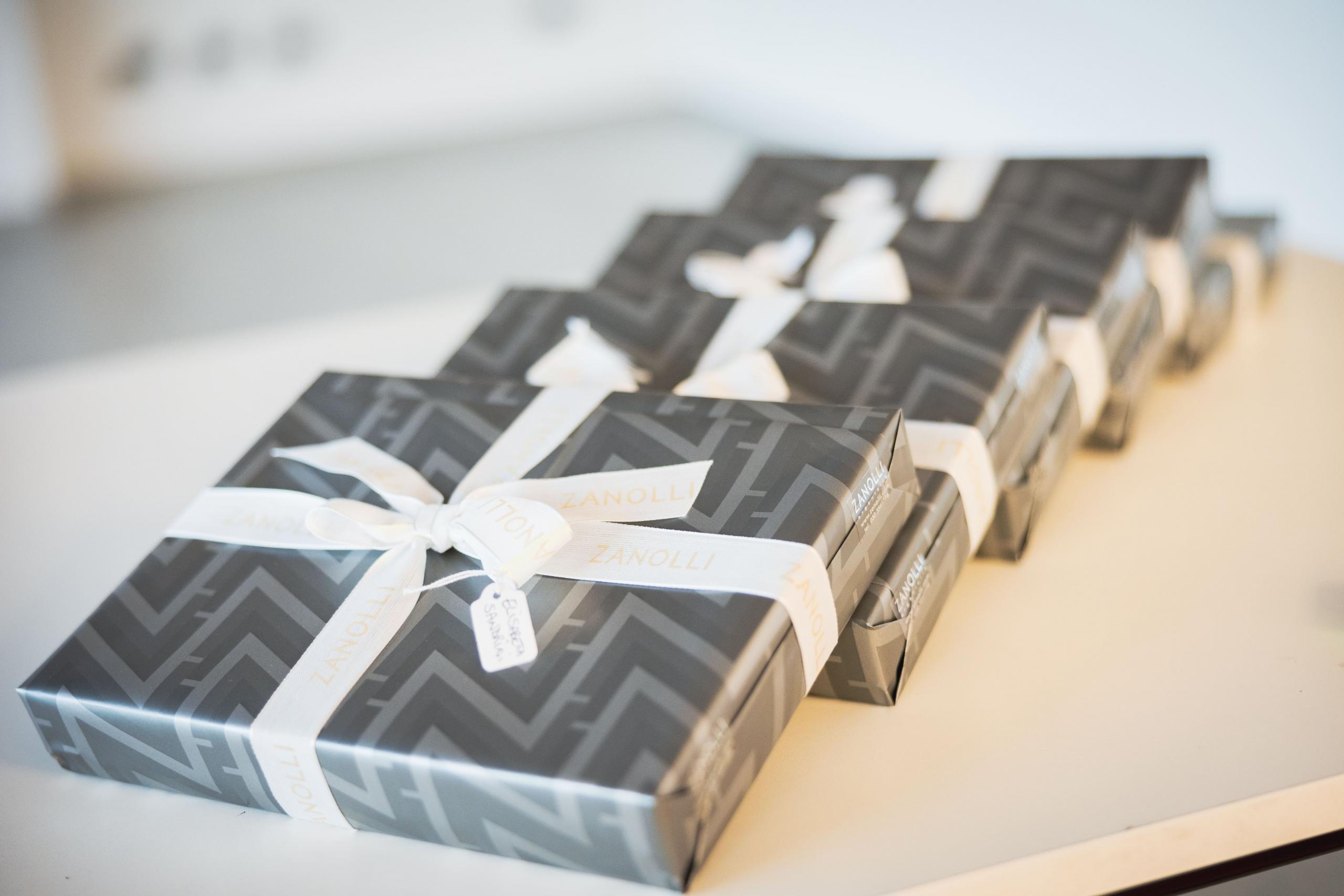 Bonomi Industries' commemorative plaques Bonomi Industries' commemorative plaques